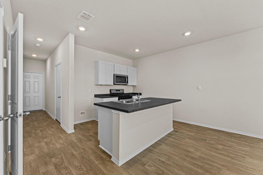Furnished interior view inside a new home in Bollinger, Maxwell (Image 6).