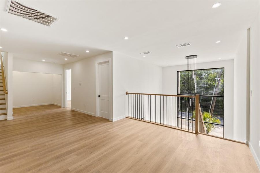 Spacious, unfurnished interior of a new home in , Dallas (Image 33).