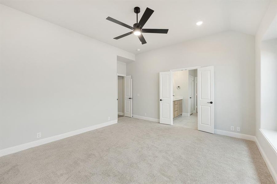 Spacious, unfurnished interior of a new home in Hulen Trails, Fort Worth (Image 22).