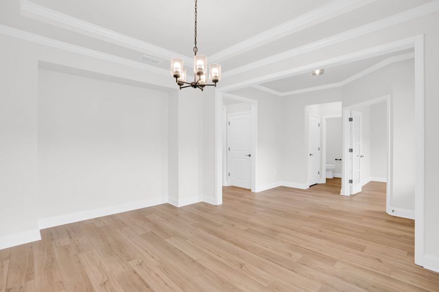 Spacious, unfurnished interior of a new home in Carriage Estates, Lexington (Image 19).