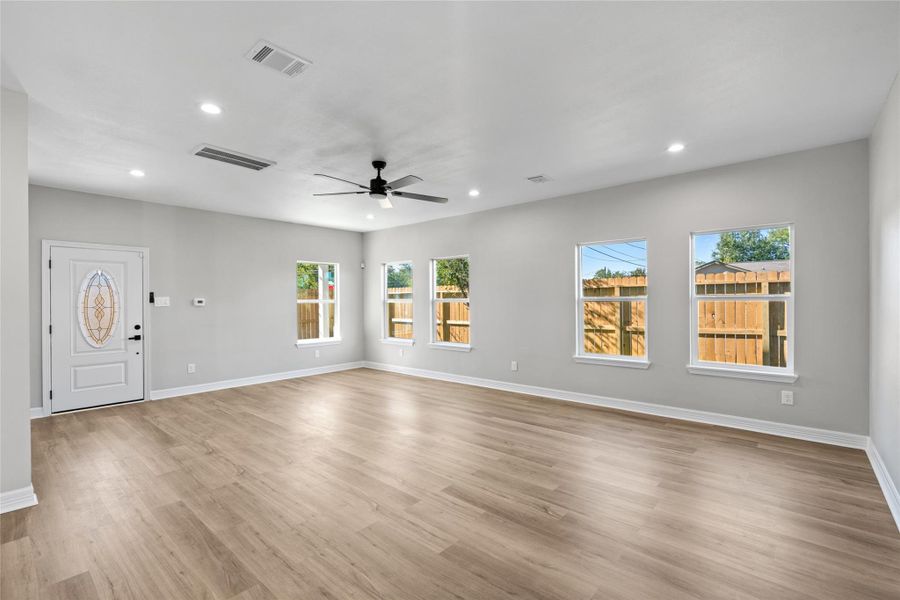 Spacious, unfurnished interior of a new home in , Houston (Image 17).