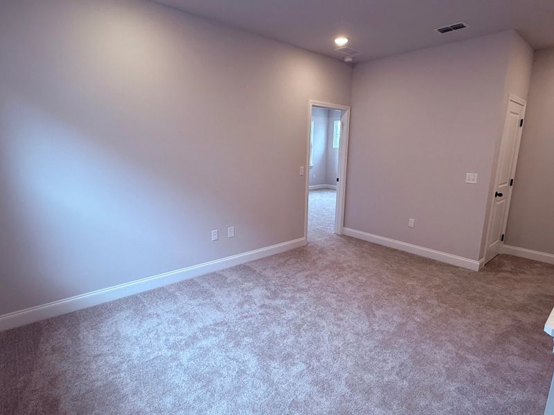 Spacious, unfurnished interior of a new home in Promenade at Clari Park, Murfreesboro (Image 21).