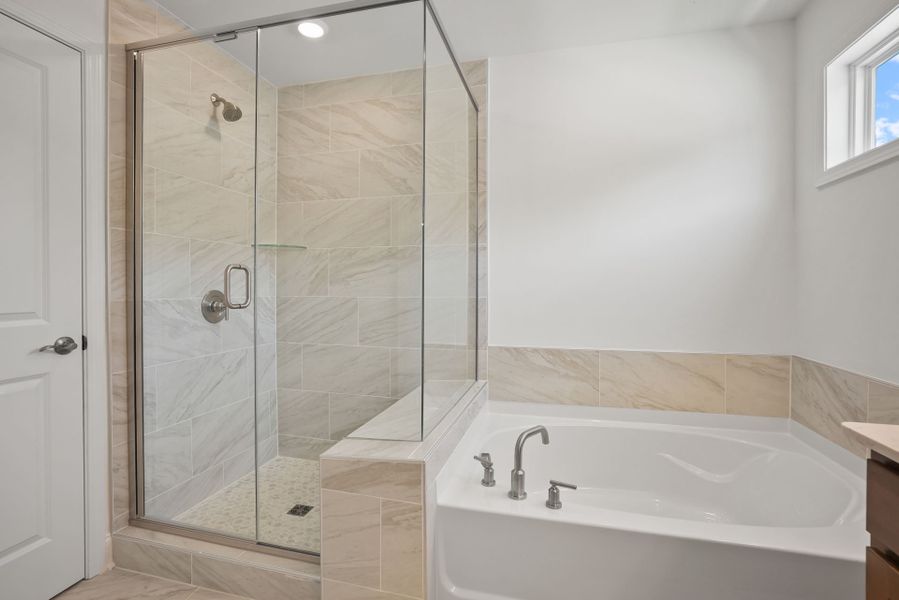 Owner's Bathroom Owner's Bathroom