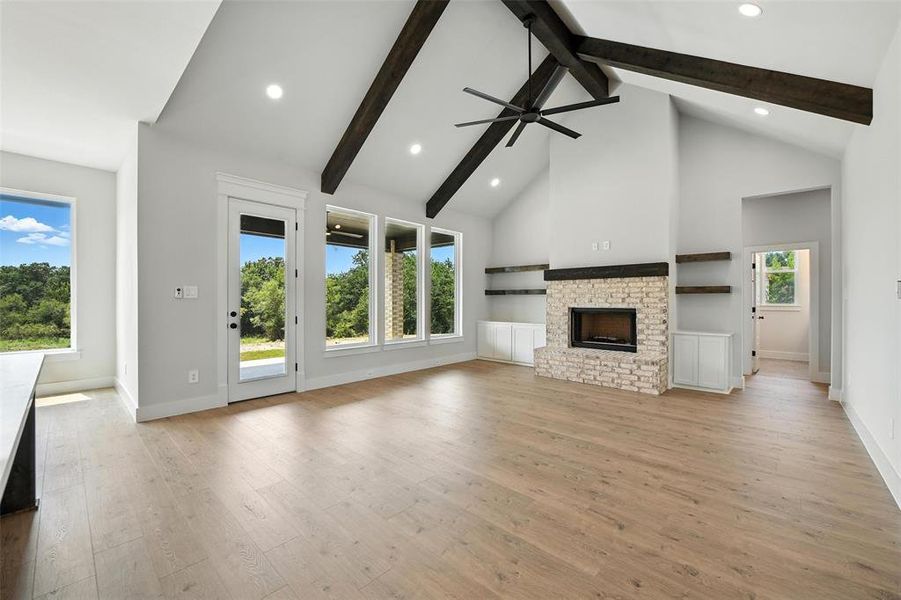 Spacious, unfurnished interior of a new home in , Weatherford (Image 27).