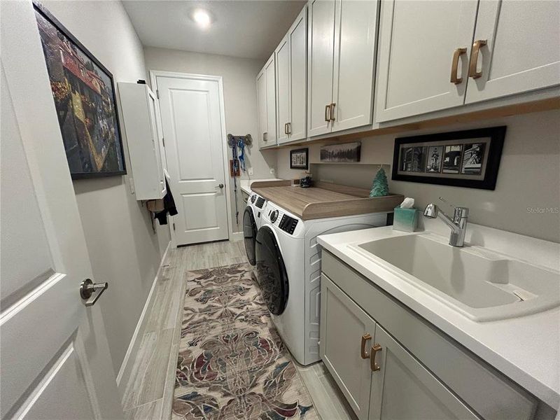 Furnished interior view inside a new home in , Sarasota (Image 30).