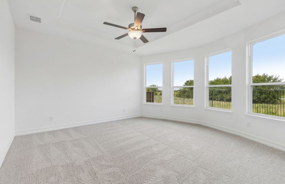 Spacious, unfurnished interior of a new home in Creekview Meadows, Pilot Point (Image 17).