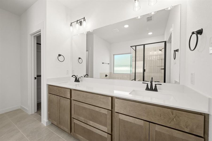 3357 Redbud Flower- Primary Suite-4