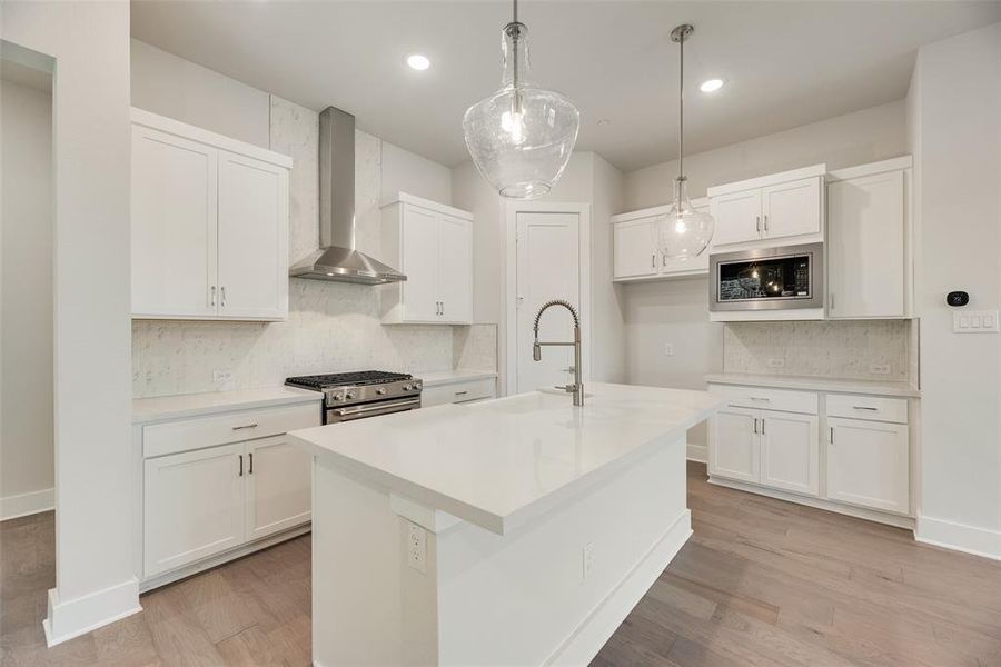 Furnished interior view inside a new home in Collin Creek, Plano (Image 7). Furnished interior view inside a new home in Collin Creek, Plano (Image 7).