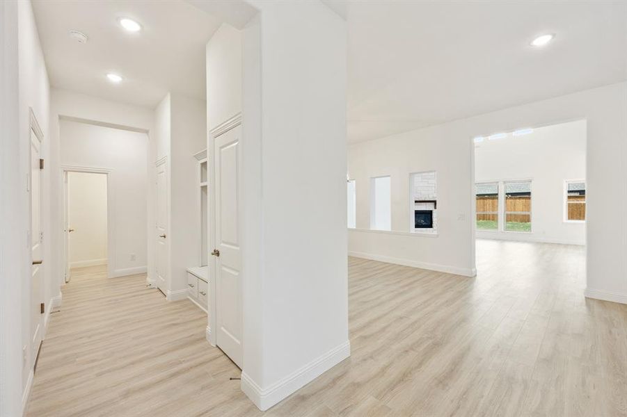 Spacious, unfurnished interior of a new home in Terracina, Rockwall (Image 21).