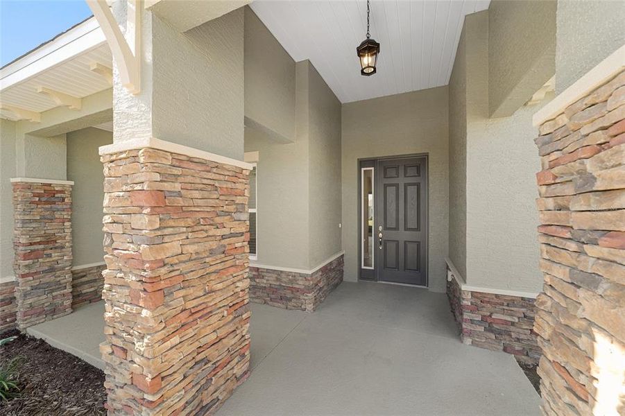 Exterior details and patio area of a home in , Ocala (Image 4). Exterior details and patio area of a home in , Ocala (Image 4).