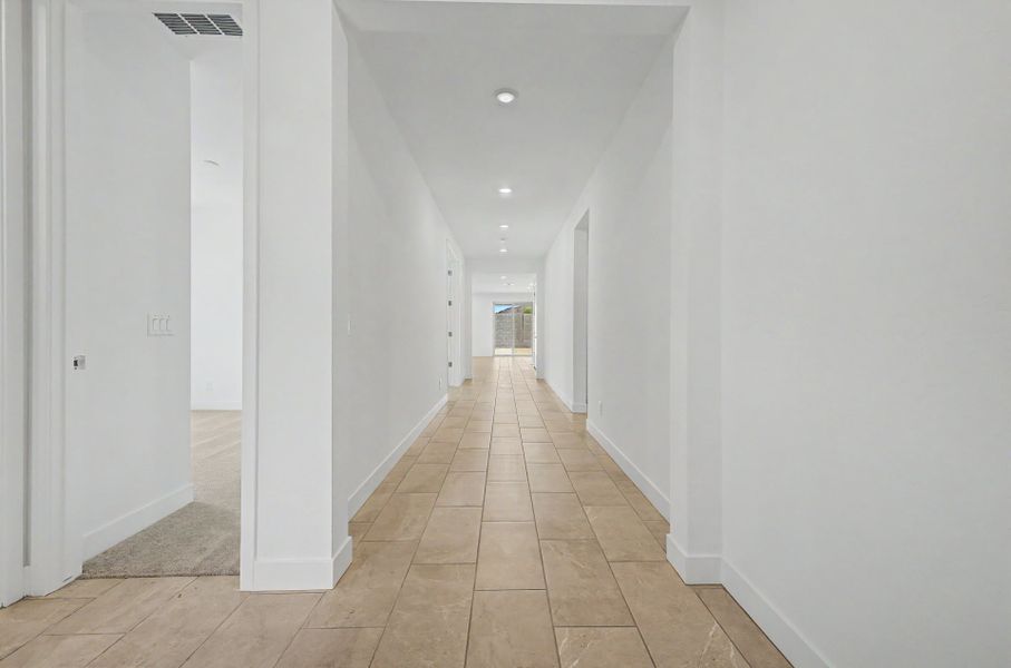 Spacious, unfurnished interior of a new home in Windstone Ranch North, Surprise (Image 6).