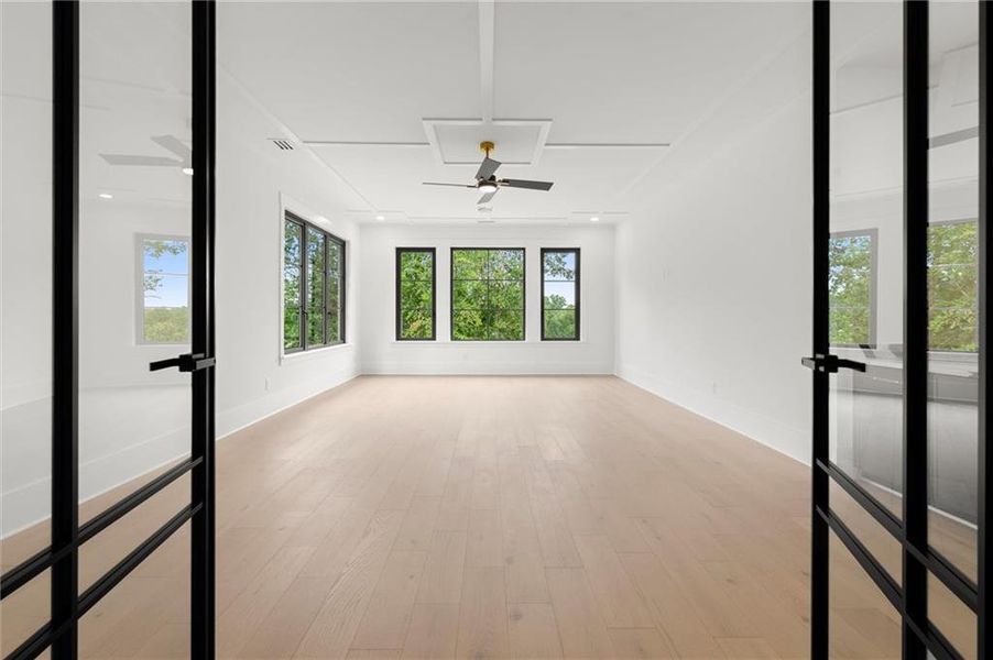 Spacious, unfurnished interior of a new home in , Alpharetta (Image 79).
