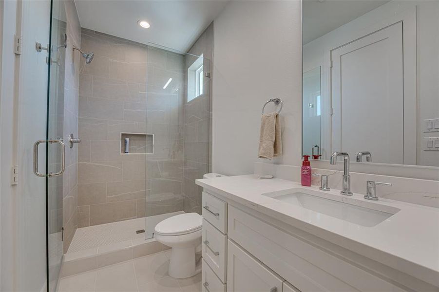 Furnished interior view inside a new home in , Eustace (Image 19).