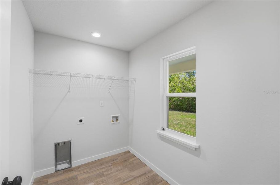 Spacious, unfurnished interior of a new home in , Ocala (Image 30).