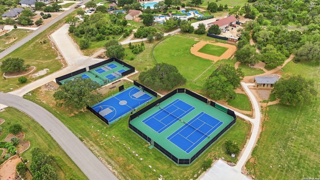 Community amenities in The Grove at Vintage Oaks, New Braunfels (Image 23).