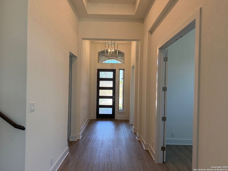 Spacious, unfurnished interior of a new home in Mesa Western, Cibolo (Image 18).