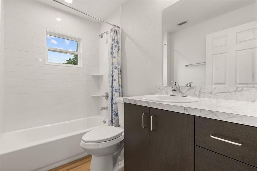 Furnished interior view inside a new home in , Bartow (Image 8).