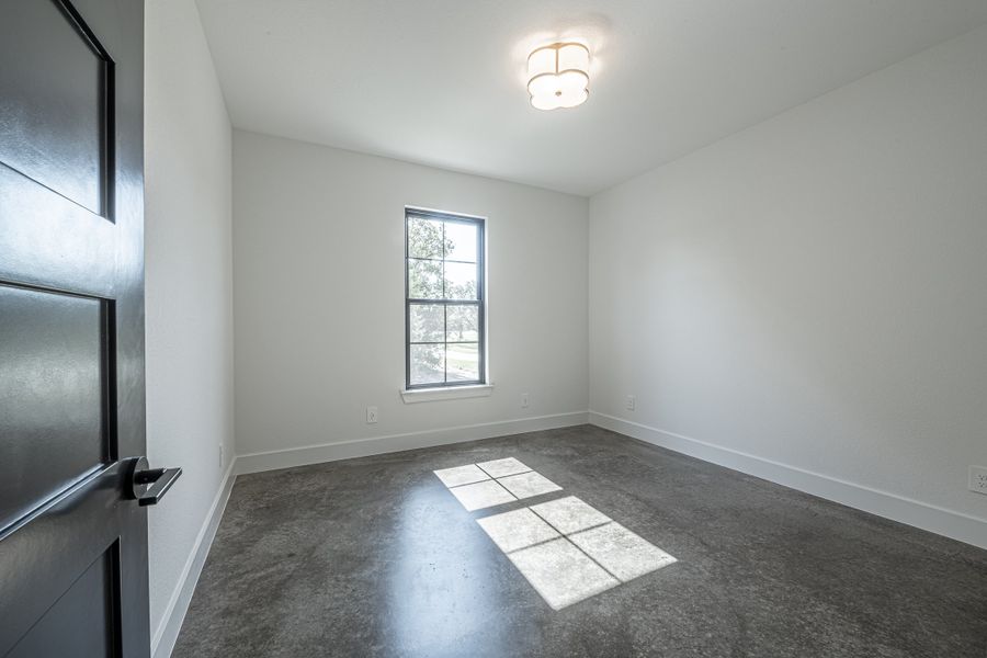 Spacious, unfurnished interior of a new home in Eagles Bluff, Weatherford (Image 25).
