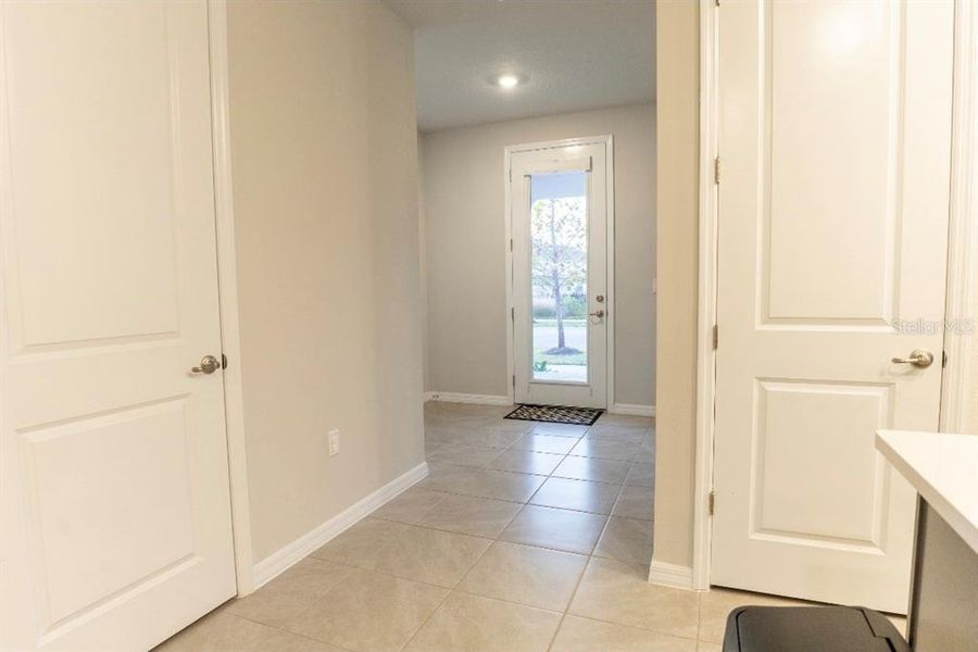 Spacious, unfurnished interior of a new home in Weslyn Park in Sunbridge 34', St. Cloud (Image 45).