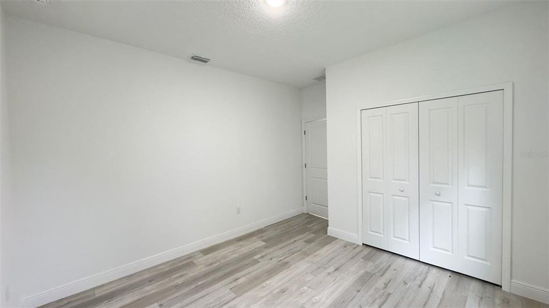 Spacious, unfurnished interior of a new home in , Citrus Springs (Image 14).