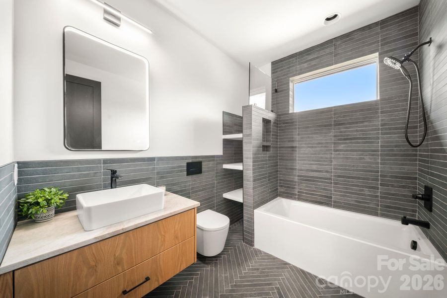 Upstairs full bath