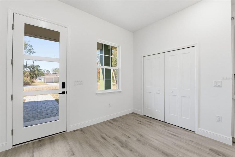 Spacious, unfurnished interior of a new home in , Ocala (Image 15).