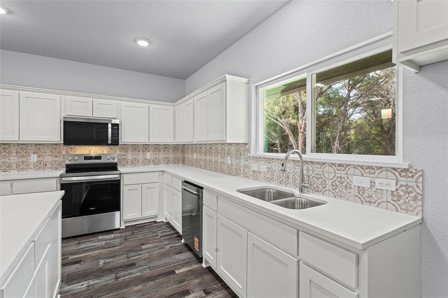 Furnished interior view inside a new home in , Rio Vista (Image 9).