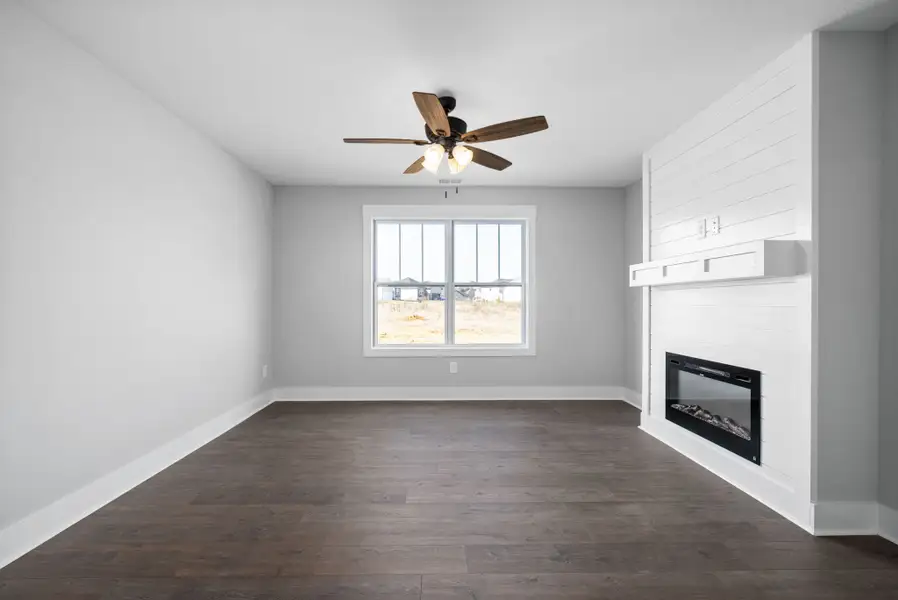 Representative unfurnished interior of a home built from the Maui by Rockwood Homes in Garrettsburg Meadows, Clarksville (Image 15).
