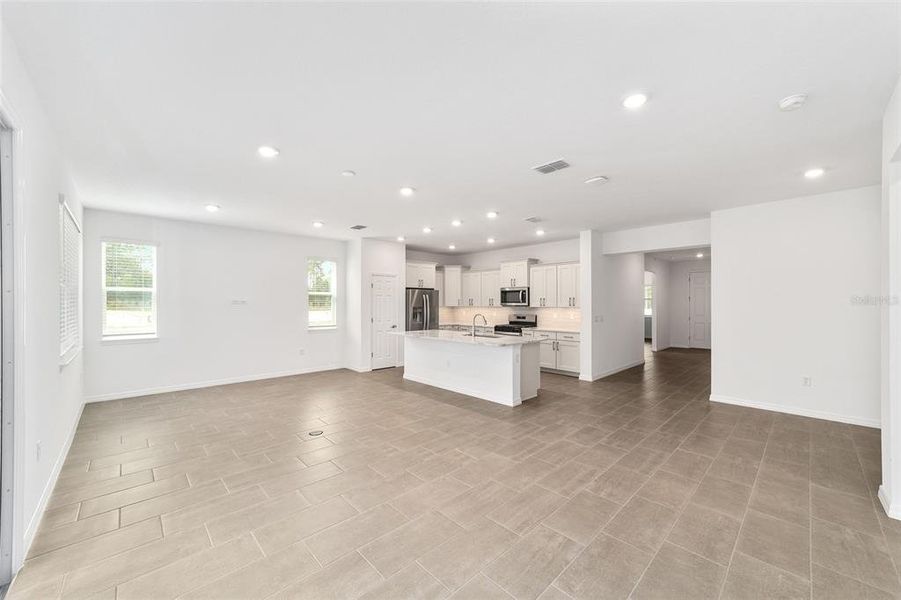 Spacious, unfurnished interior of a new home in , Ocala (Image 40).