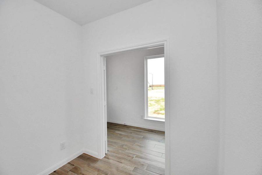 Spacious, unfurnished interior of a new home in Elyson, Katy (Image 26).