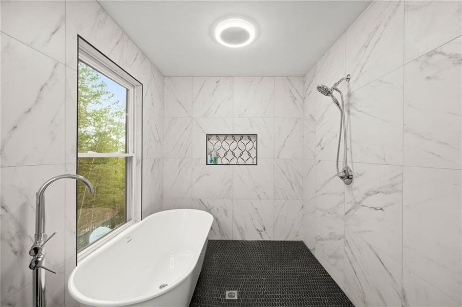 Furnished interior view inside a new home in , Dahlonega (Image 35).