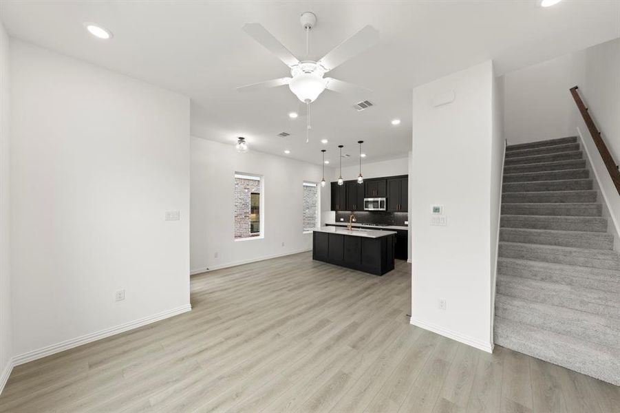 13. 713 Kerrville - Family (2) 13. 713 Kerrville - Family (2)