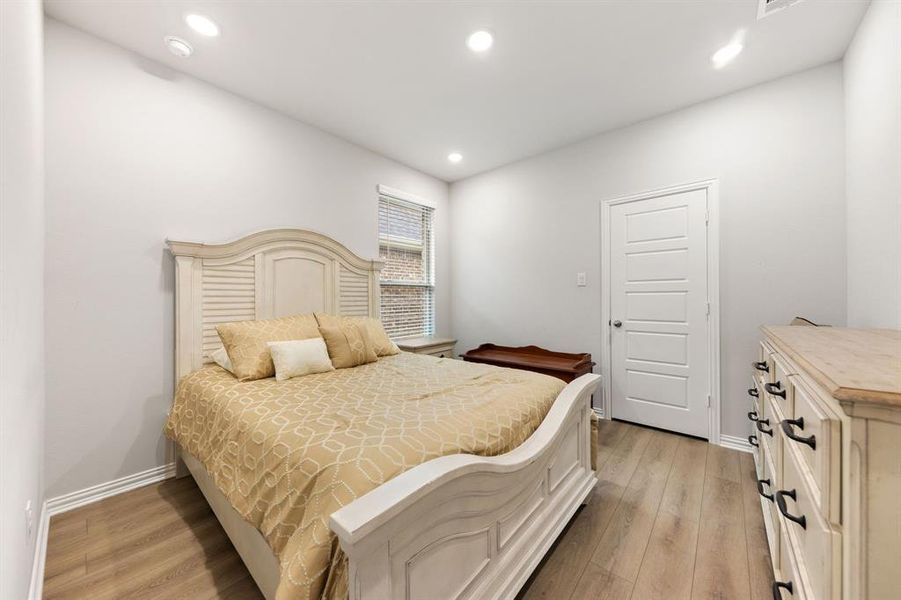 Furnished interior view inside a new home in Valencia On The Lake, Little Elm (Image 29). Furnished interior view inside a new home in Valencia On The Lake, Little Elm (Image 29).