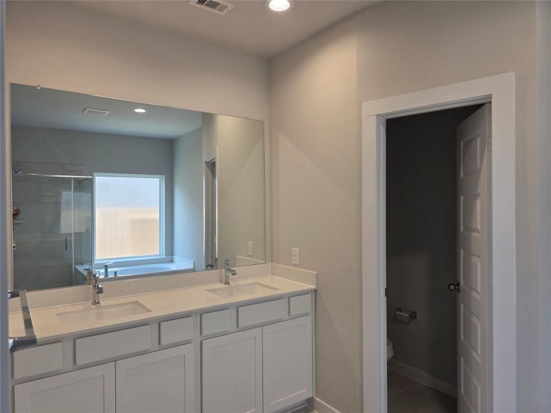 Furnished interior view inside a new home in Barton Creek Ranch, Conroe (Image 9). Furnished interior view inside a new home in Barton Creek Ranch, Conroe (Image 9).