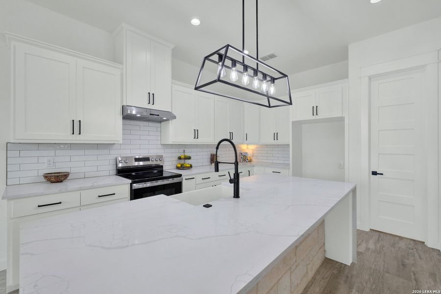 Furnished interior view inside a new home in , Seguin (Image 8).