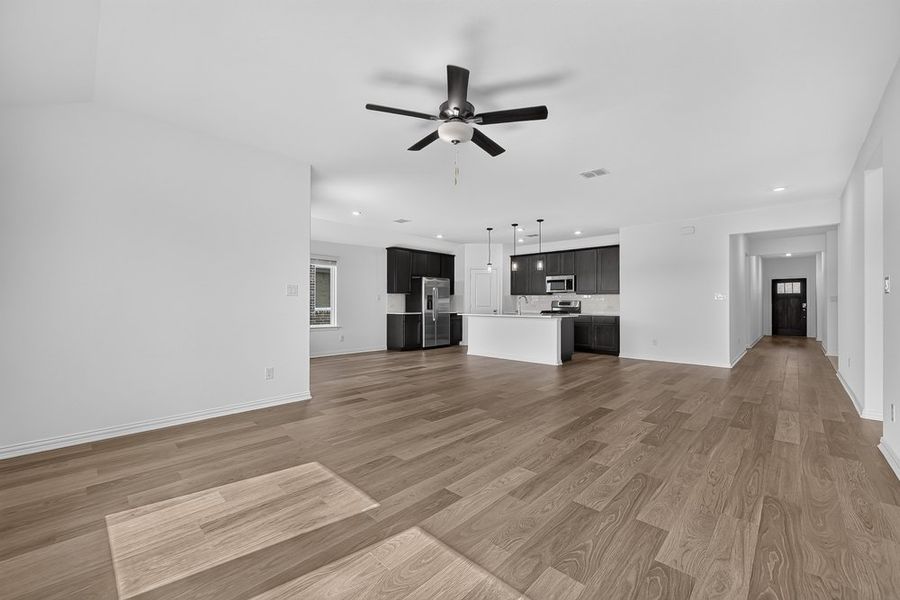Spacious, unfurnished interior of a new home in Parks at Foster Crossing, Anna (Image 14). Spacious, unfurnished interior of a new home in Parks at Foster Crossing, Anna (Image 14).
