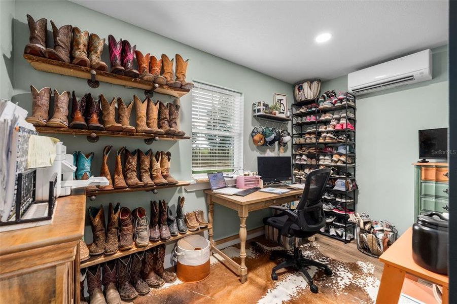 Image 33 of a home in . Image 33 of a home in .