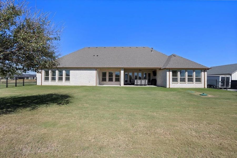 Exterior details and patio area of a home in Bella Crossing, Fort Worth (Image 2).