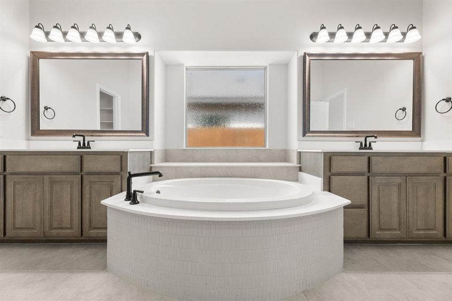 713 Seahawk-Primary Suite-6