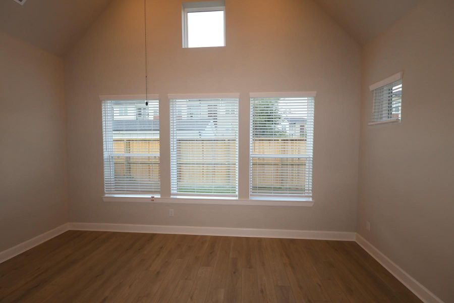 Spacious, unfurnished interior of a new home in Harvest Green - Reserve Collection, Richmond (Image 24).