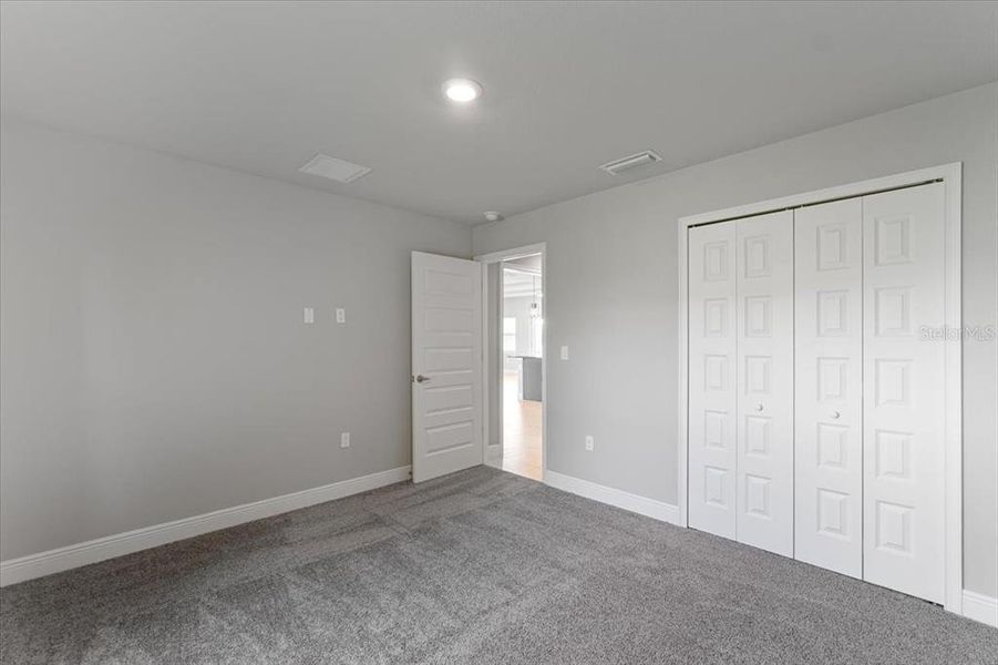 Spacious, unfurnished interior of a new home in , Port Charlotte (Image 19).