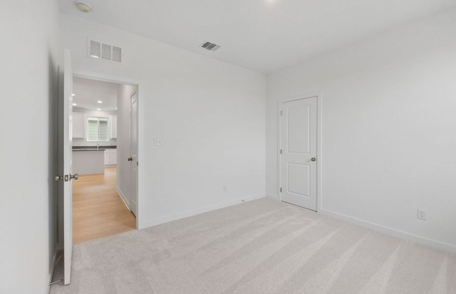 Spacious, unfurnished interior of a new home in Alto, San Marcos (Image 12).