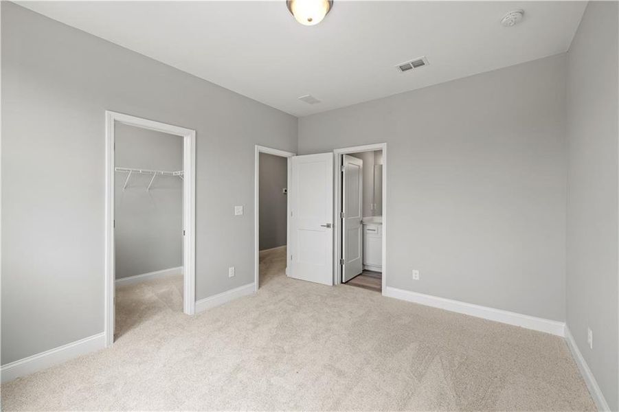 Spacious, unfurnished interior of a new home in , Sugar Hill (Image 13).