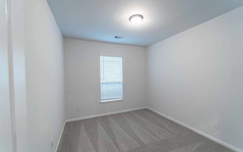 Spacious, unfurnished interior of a new home in Lago Mar, Texas City (Image 12).