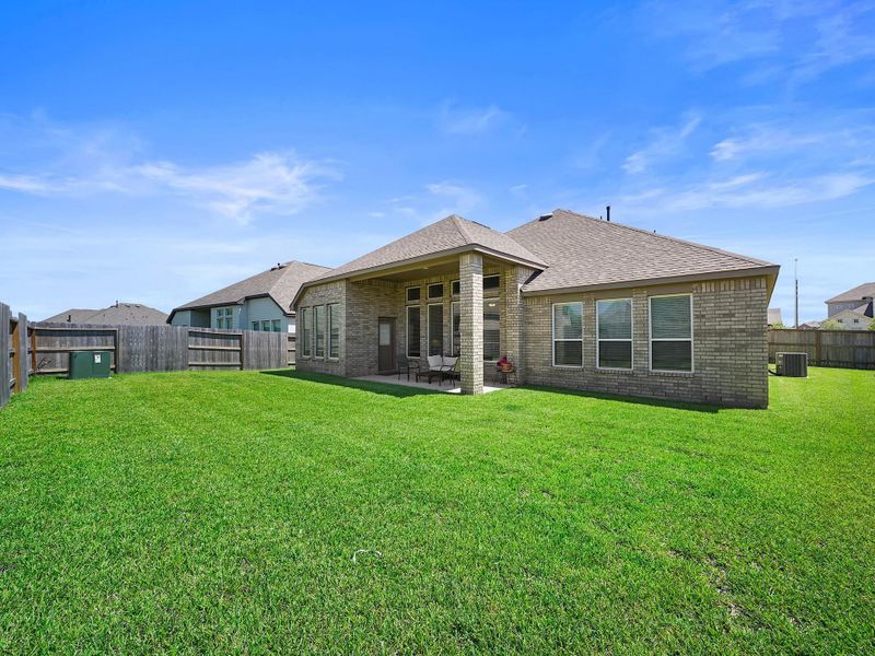 Front exterior of a new home in , Katy, TX, highlighting curb appeal (Image 20). Front exterior of a new home in , Katy, TX, highlighting curb appeal (Image 20).