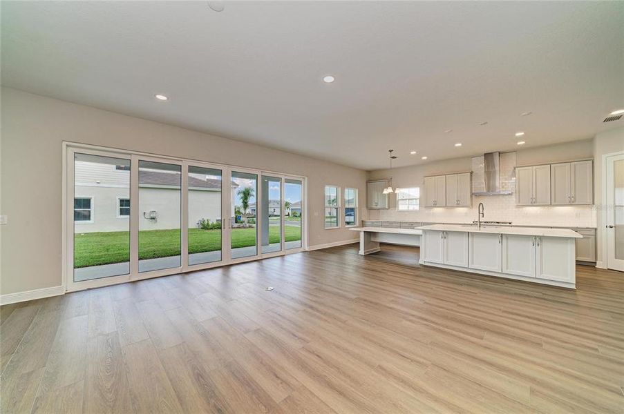 Spacious, unfurnished interior of a new home in North River Ranch, Parrish (Image 27).