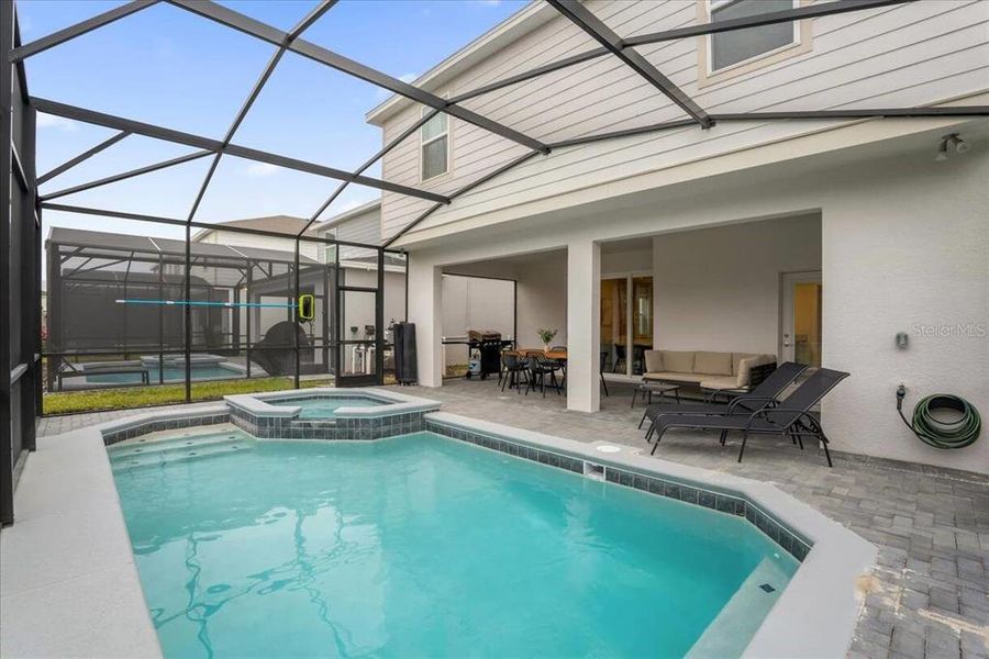 Exterior details and patio area of a home in , Clermont (Image 21).