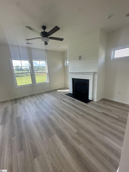 Spacious, unfurnished interior of a new home in Shiloh Trail, Wellford (Image 17).
