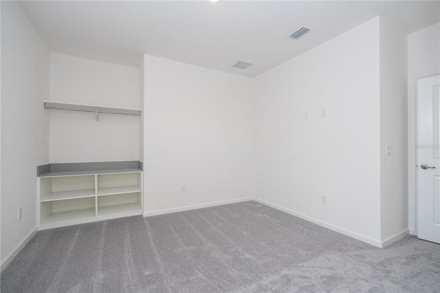 Spacious, unfurnished interior of a new home in , Orlando (Image 56).