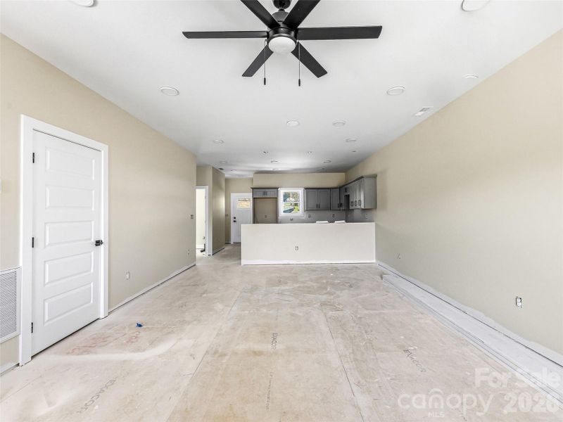 Spacious, unfurnished interior of a new home in , Brevard (Image 20).